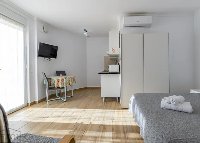 Inftour President 3 Apartment *